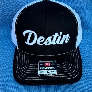 112 Richardson Destin Trucker Hat - Black & White